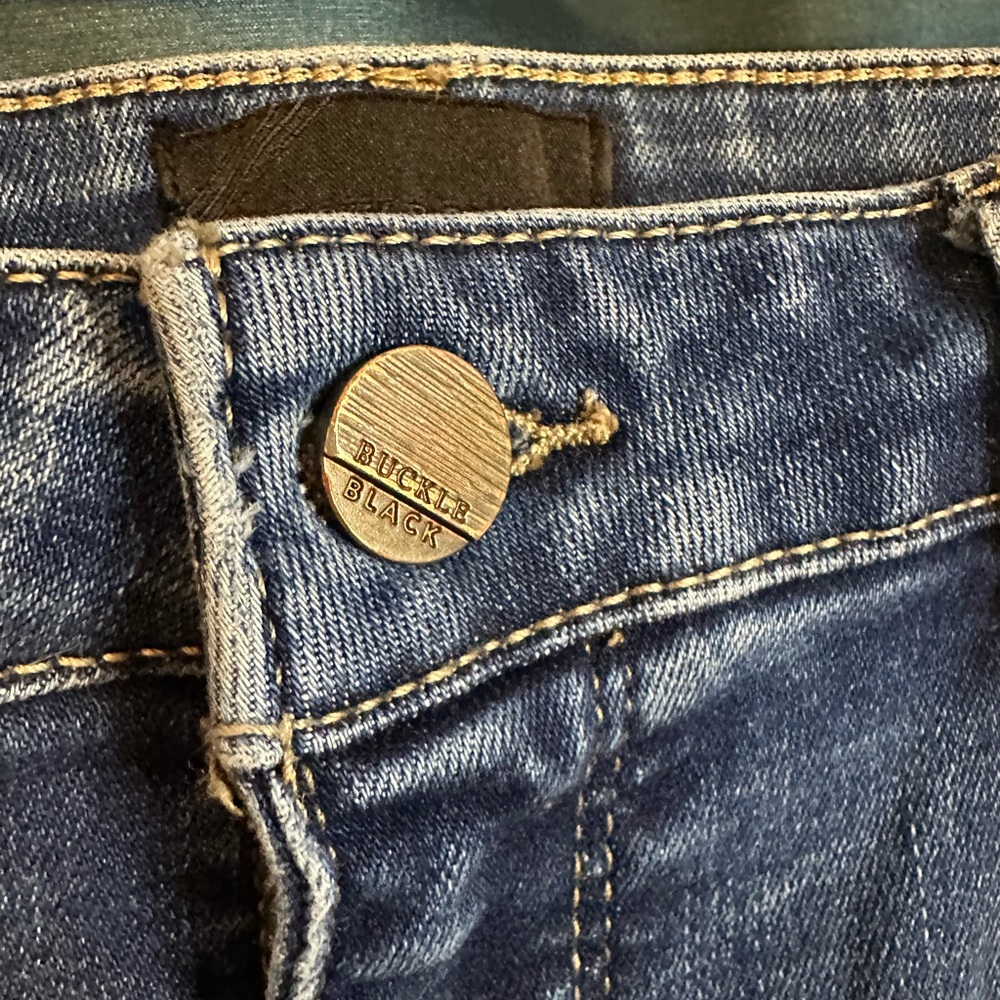 Buckle Black Classic Blue Women's Jeans straight leg skinny. 34x32 - Picture 4 of 5